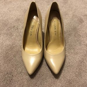 Nude Gianni Bini heels